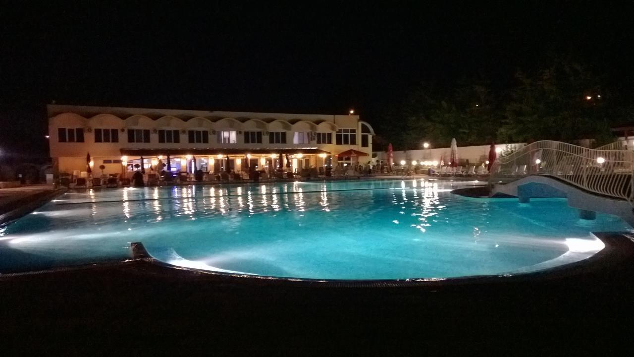 Hotel Mimoza Razgrad Exterior photo