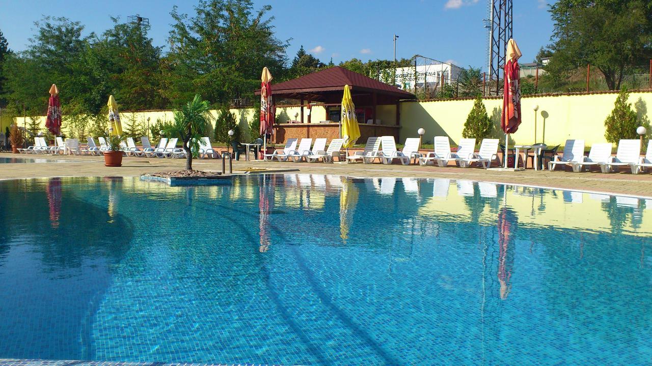 Hotel Mimoza Razgrad Exterior photo
